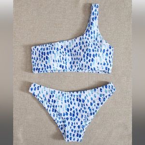 One shoulder bikini